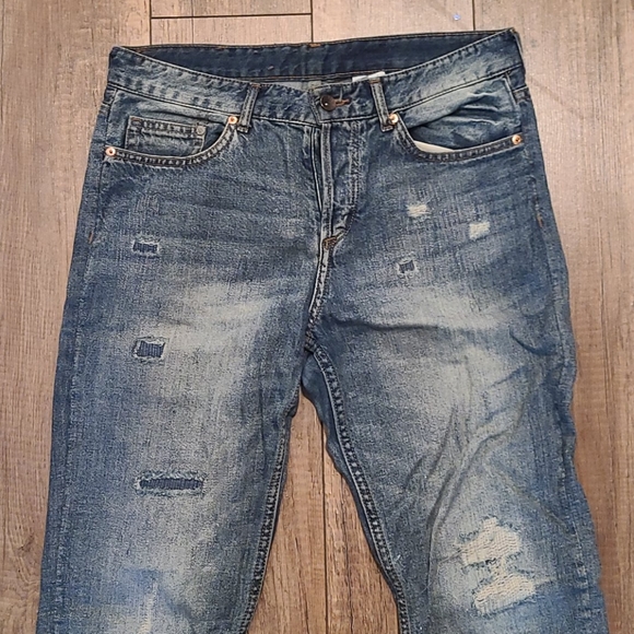 Distressed Boyfriend Jeans - Picture 3 of 9